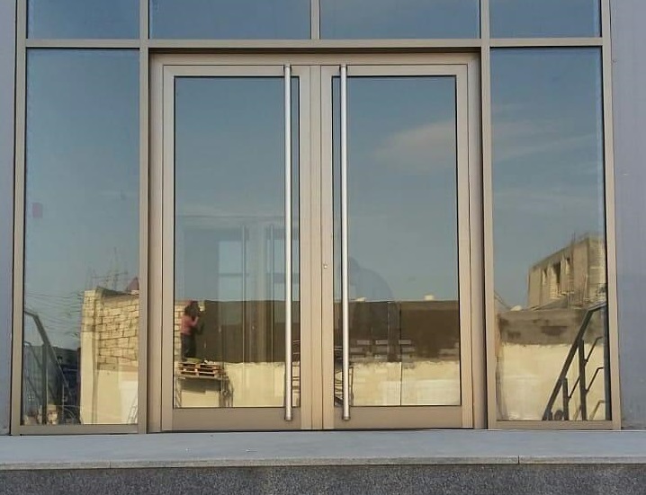Двери и окна DoorHan в Бишкеке с установкой